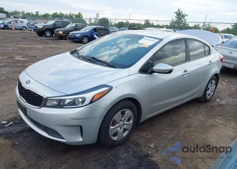 2017 Kia Forte Lx из США, поврежденный, VIN 3KPFK4A77HE160600